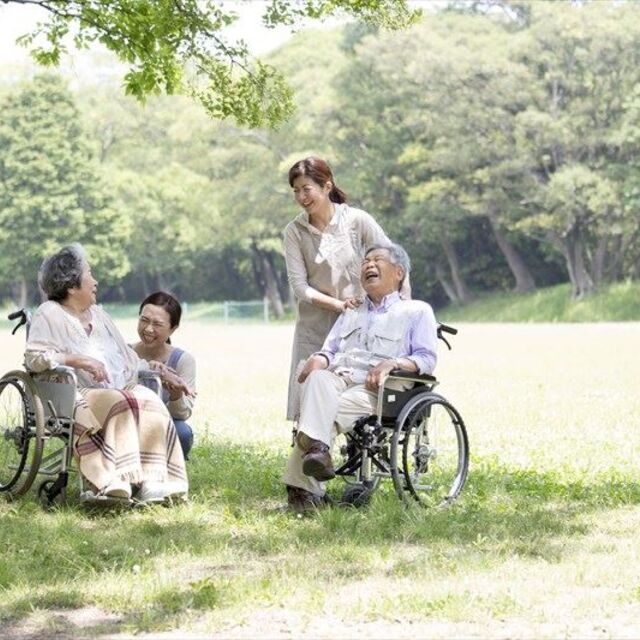 介護・老人ホーム・デイサービス1_800px