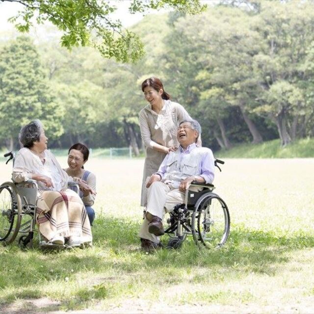 介護・老人ホーム・デイサービス12_800px